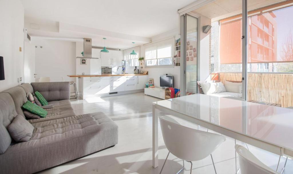 סנט אדריה דה בסוס Magnificent Apartment Close To The Beach מראה חיצוני תמונה