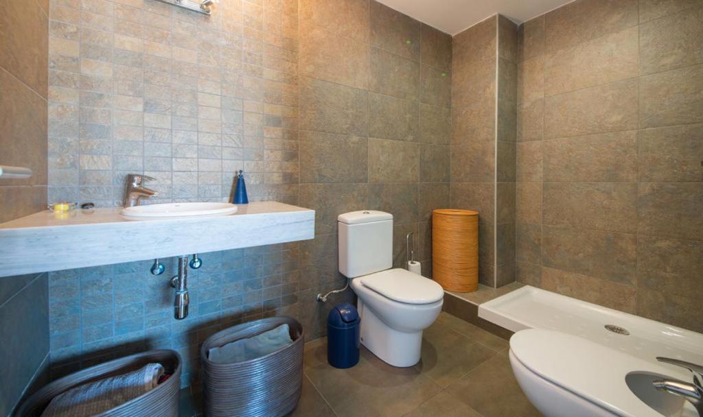 סנט אדריה דה בסוס Magnificent Apartment Close To The Beach מראה חיצוני תמונה