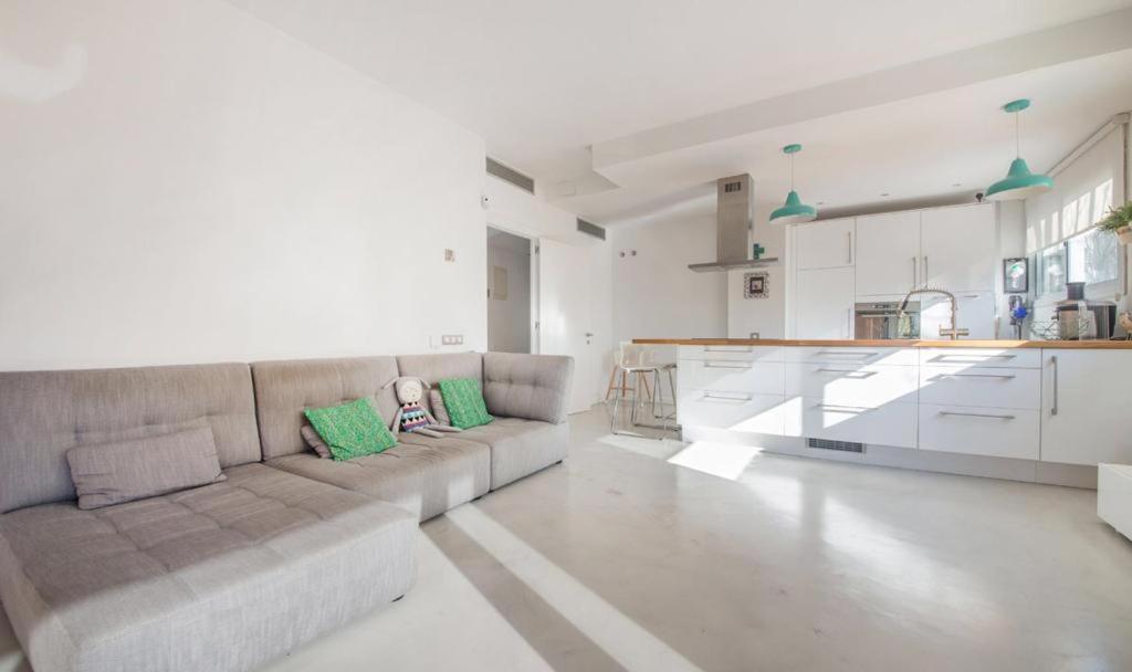 סנט אדריה דה בסוס Magnificent Apartment Close To The Beach מראה חיצוני תמונה